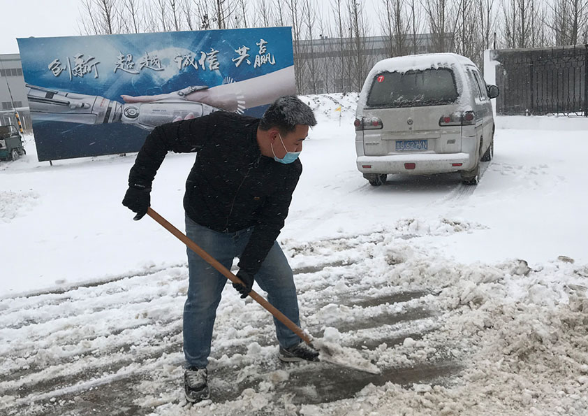 博陽(yáng)機(jī)械：冬日掃雪、天寒暖人心